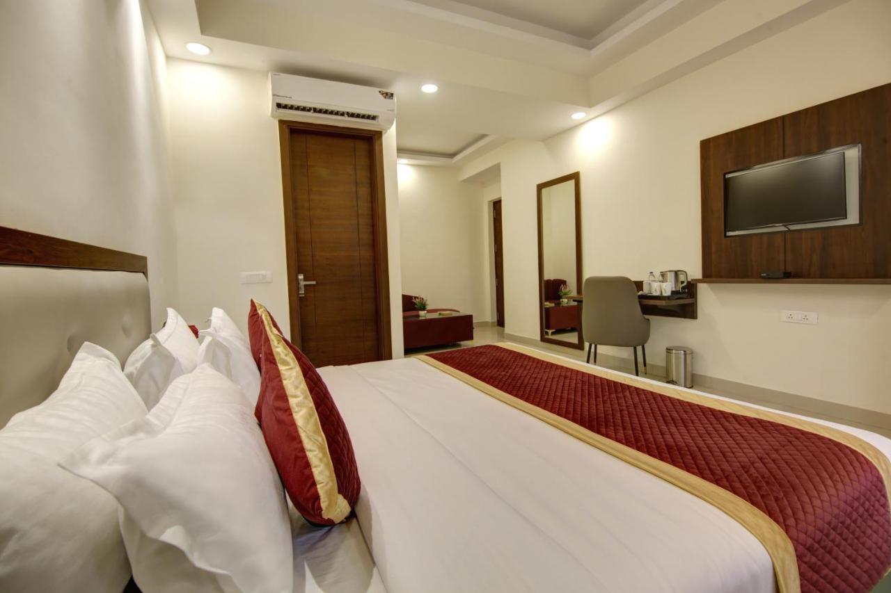 Hotel La Mirage Noida Extérieur photo